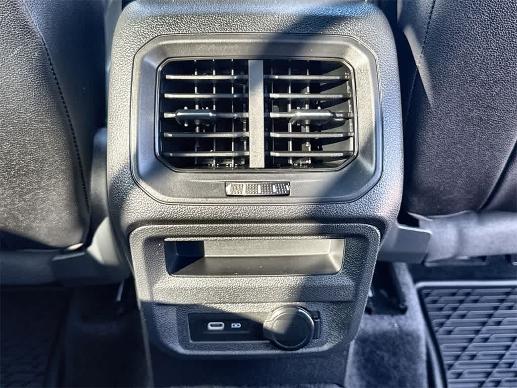 Thumbnail: 2023 Volkswagen Tiguan - 20