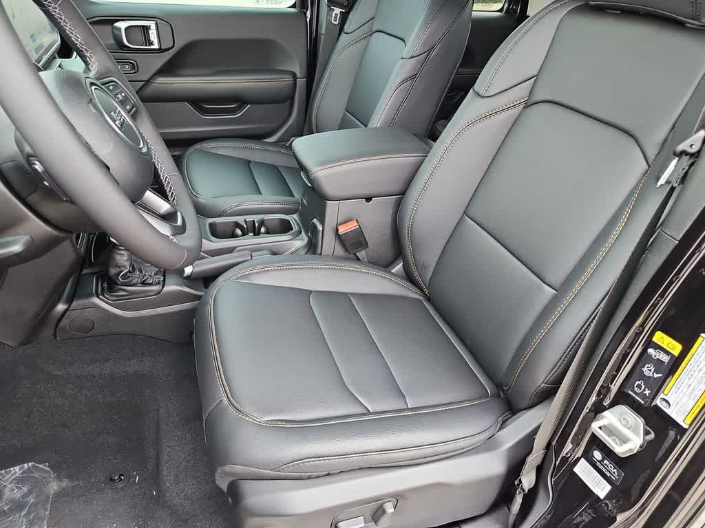 Thumbnail: 2026 Jeep Gladiator - 17