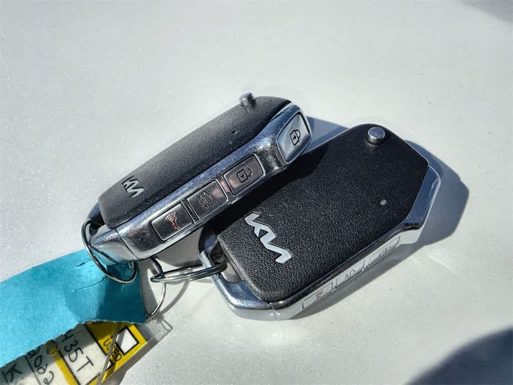 Thumbnail: 2022 Kia Forte - 22