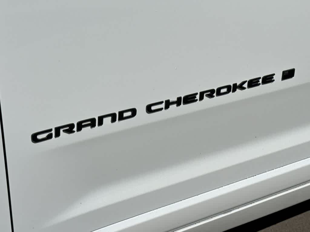 Thumbnail: 2026 Jeep Grand Cherokee - 8