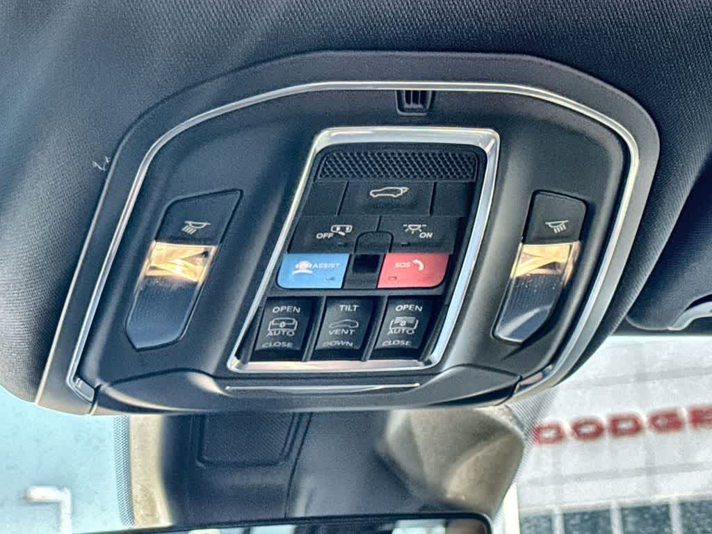 Thumbnail: 2025 Jeep Wagoneer - 21