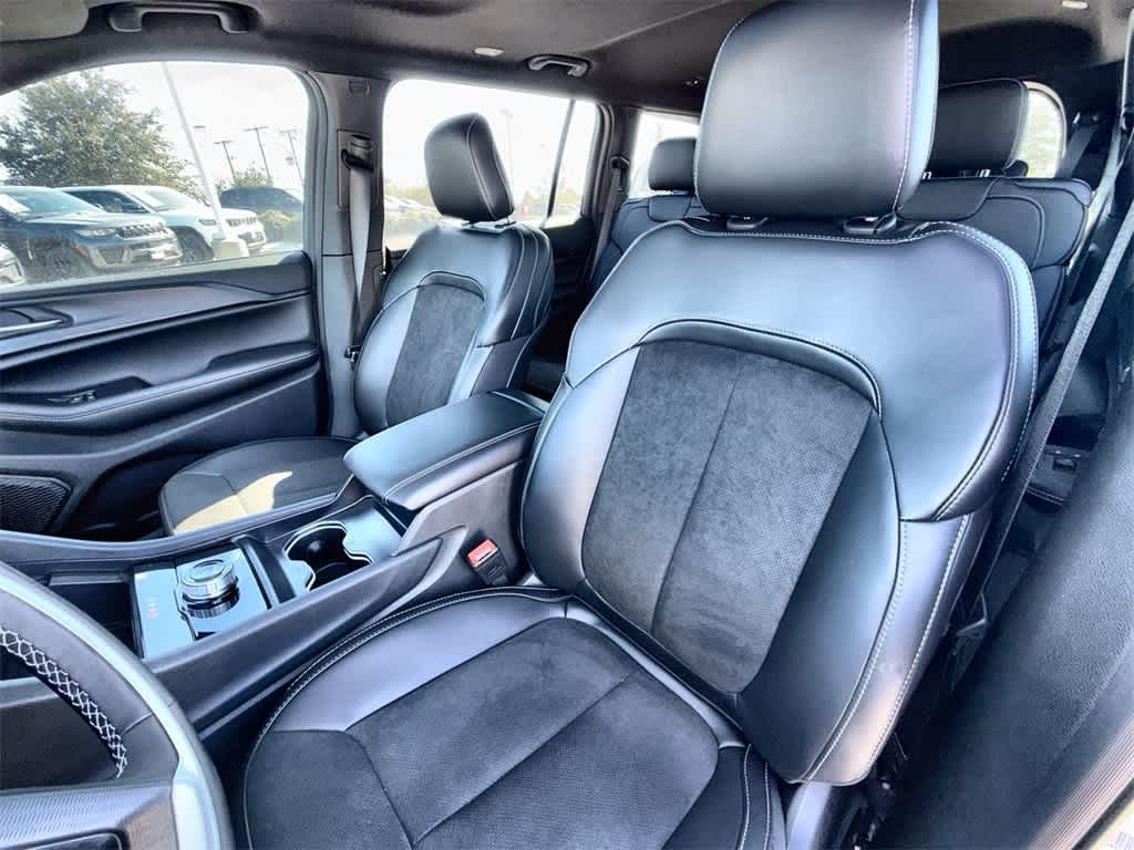 Thumbnail: 2025 Jeep Grand Cherokee L - 11