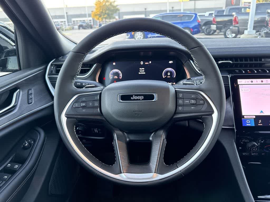 Thumbnail: 2025 Jeep Grand Cherokee - 17