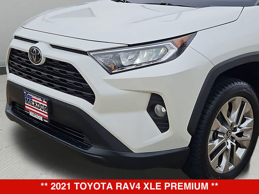 Thumbnail: 2021 Toyota RAV4 - 11