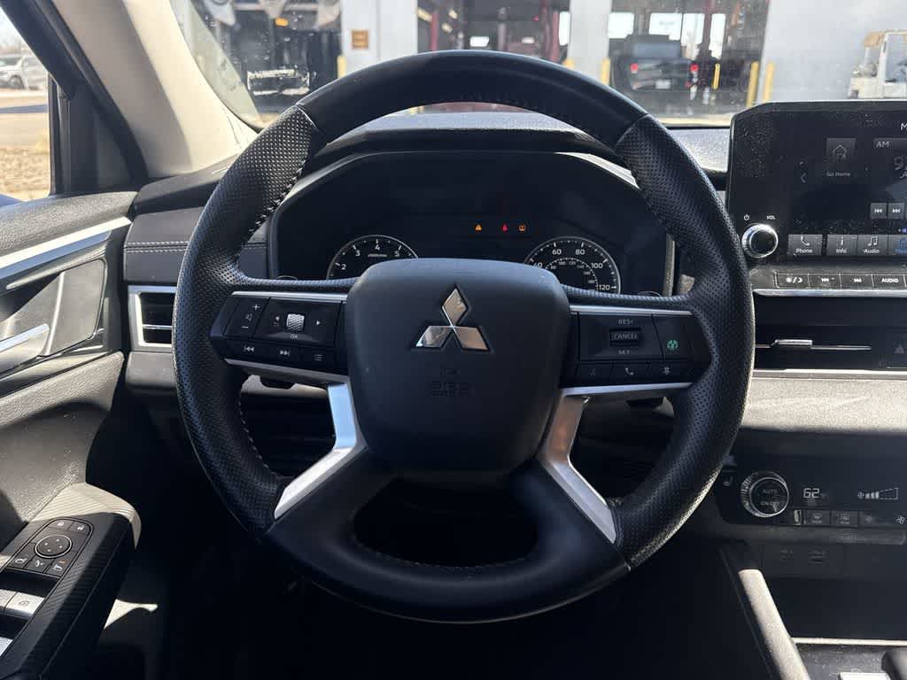 Thumbnail: 2024 Mitsubishi Outlander - 20