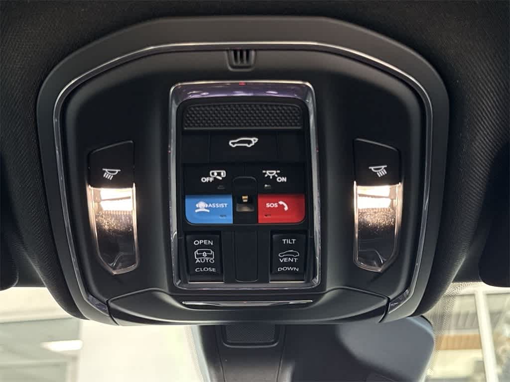 Thumbnail: 2025 Jeep Grand Cherokee - 19