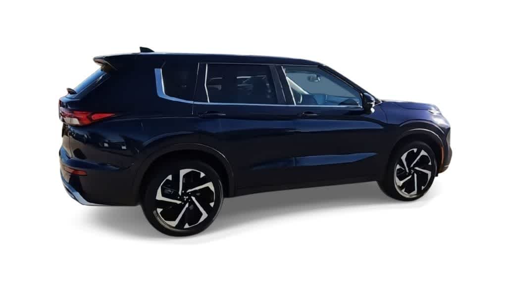 Thumbnail: 2024 Mitsubishi Outlander - 8