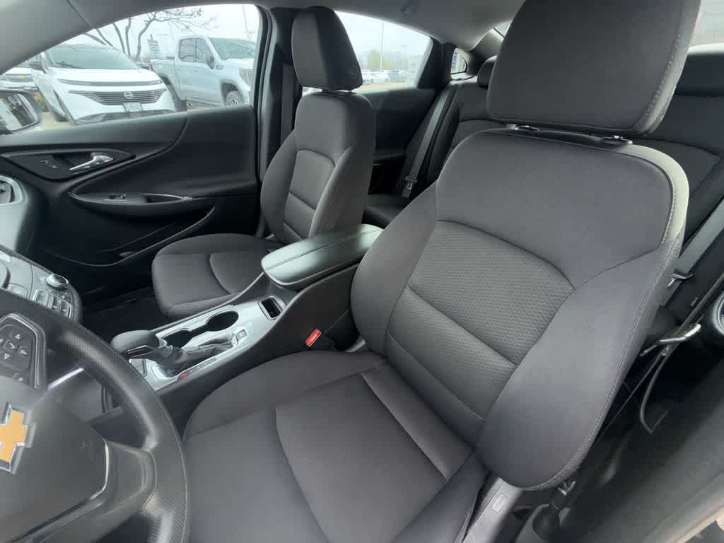 Thumbnail: 2024 Chevrolet Malibu - 11