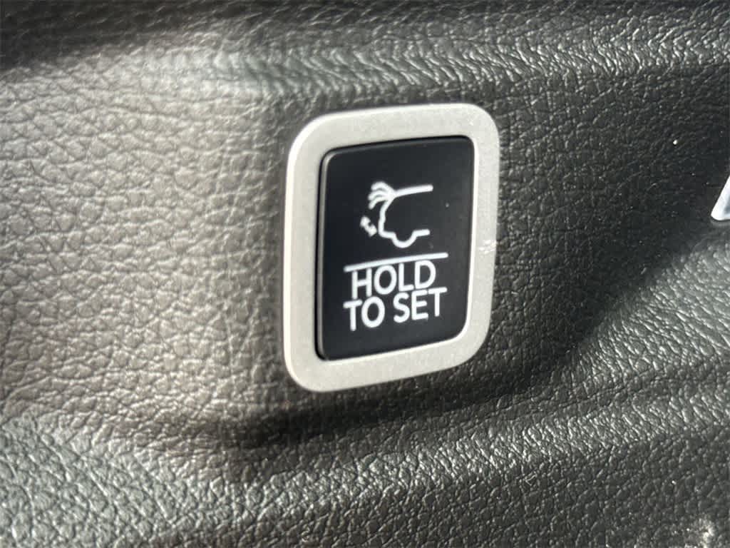 Thumbnail: 2022 Jeep Grand Cherokee L - 23