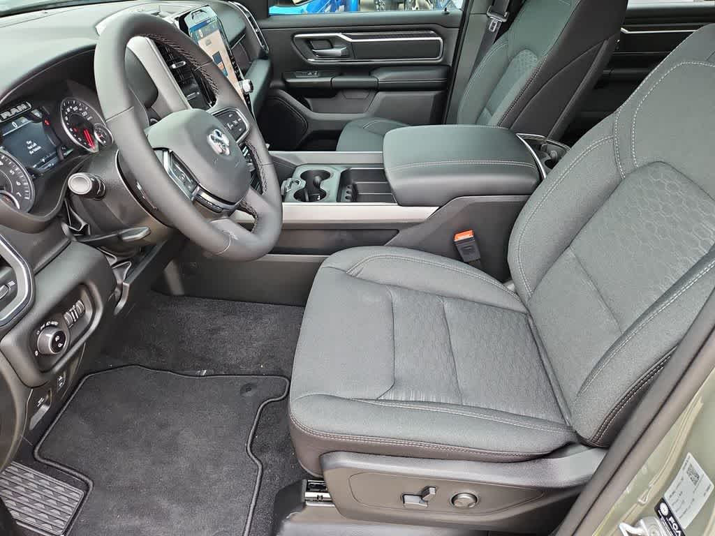 Thumbnail: 2026 RAM 1500 - 17