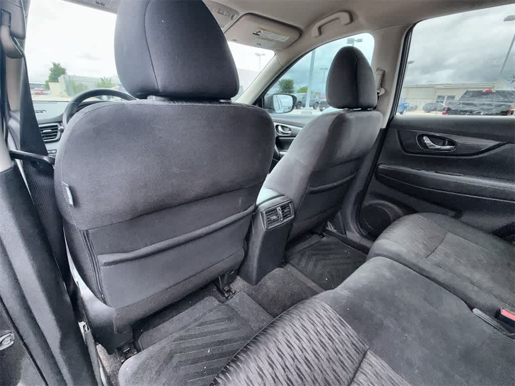2018 Nissan Rogue SV 11