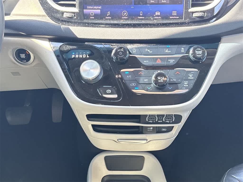 Thumbnail: 2022 Chrysler Pacifica - 16