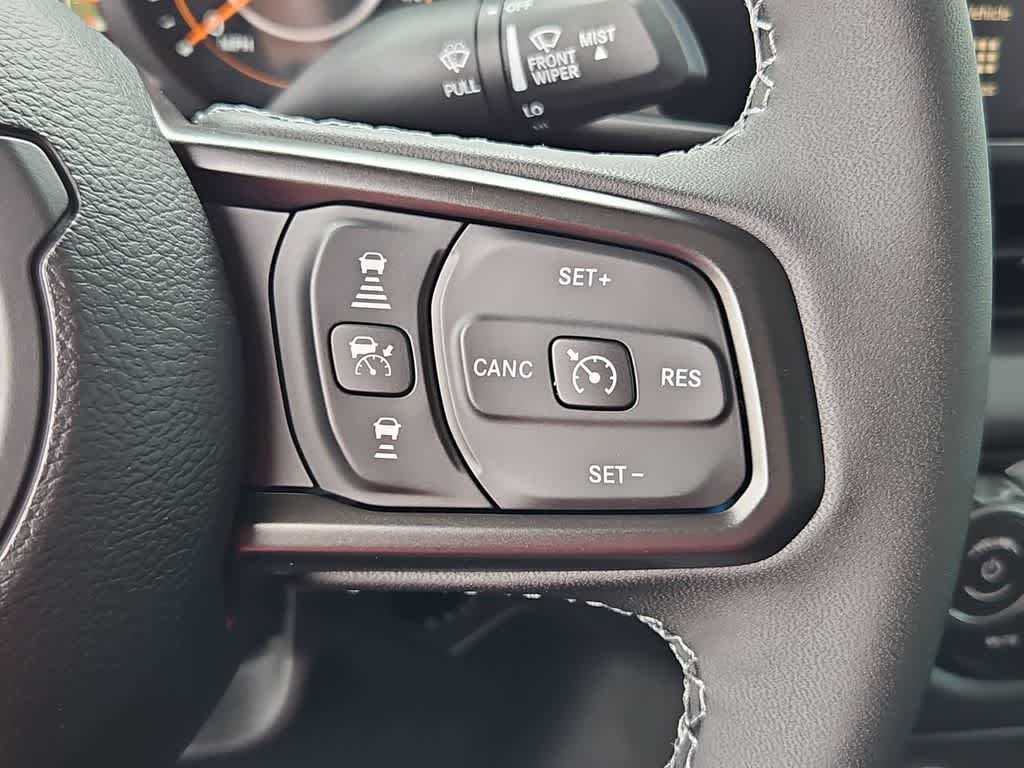 Thumbnail: 2026 Jeep Gladiator - 25