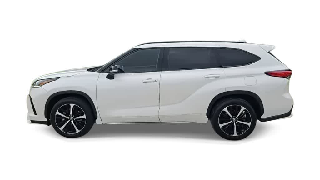 Thumbnail: 2021 Toyota Highlander - 5