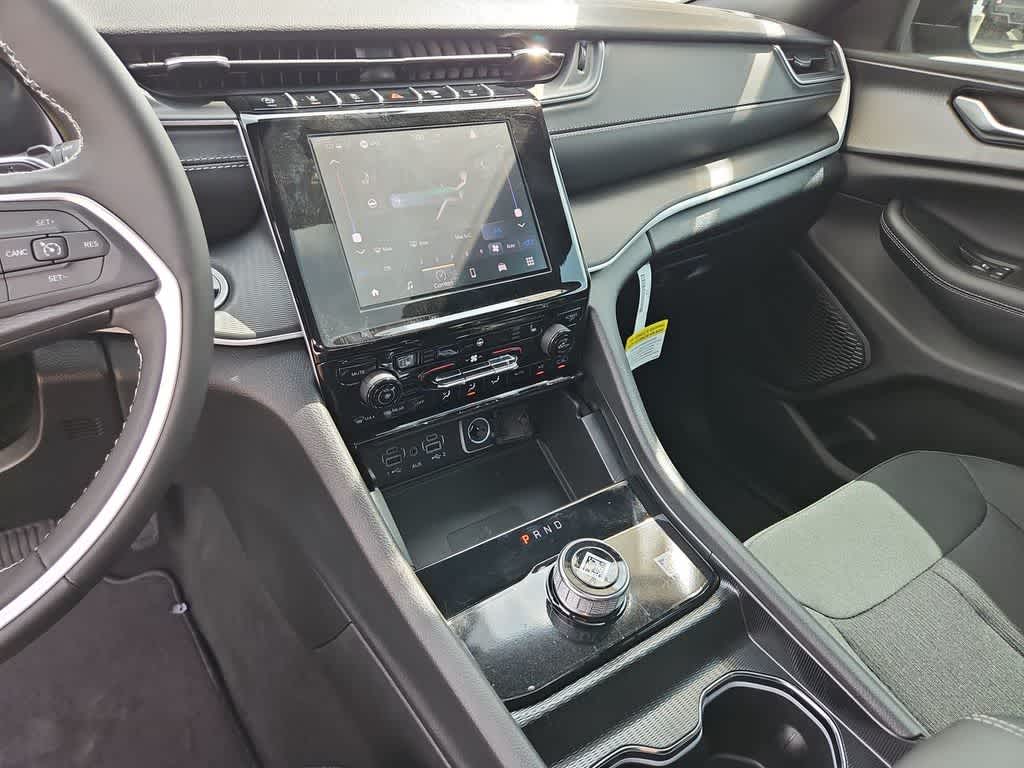 Thumbnail: 2026 Jeep Grand Cherokee - 29