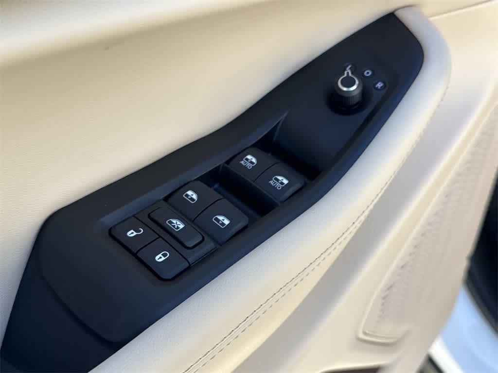 Thumbnail: 2025 Jeep Grand Cherokee - 23