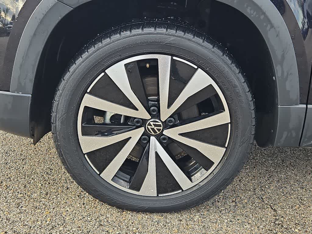 Thumbnail: 2024 Volkswagen Taos - 14