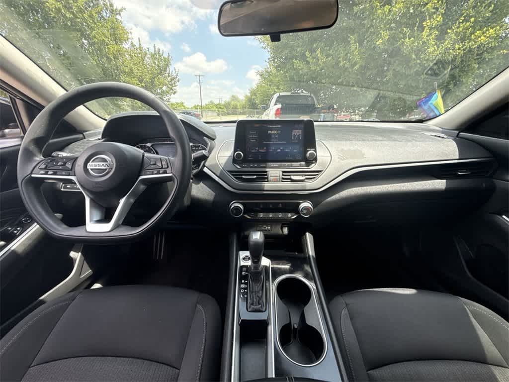 Thumbnail: 2021 Nissan Altima - 14