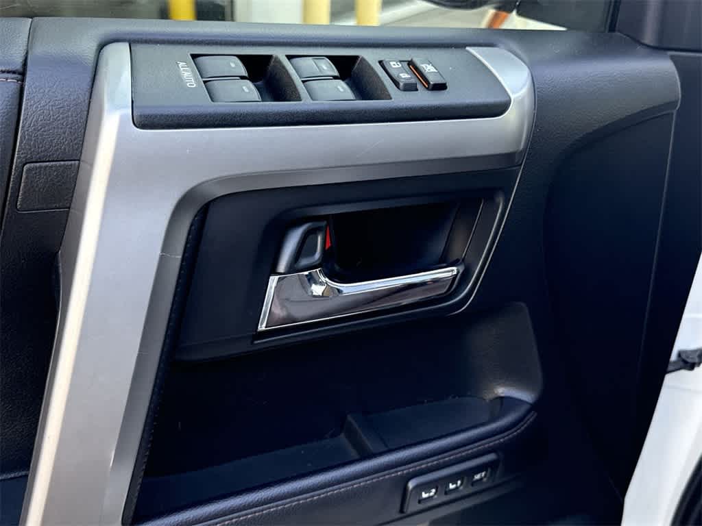 Thumbnail: 2022 Toyota 4Runner - 26