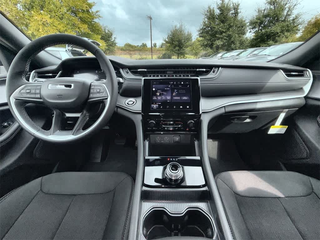 Thumbnail: 2025 Jeep Grand Cherokee - 14