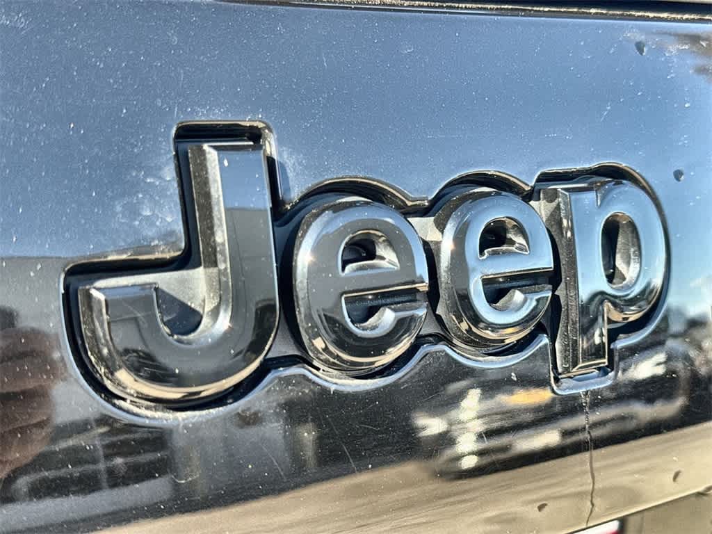 Thumbnail: 2023 Jeep Cherokee - 7