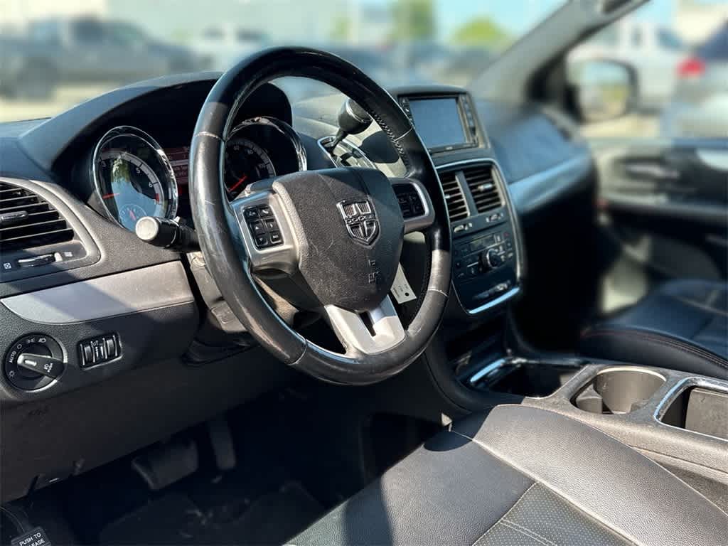 Thumbnail: 2017 Dodge Grand Caravan - 2