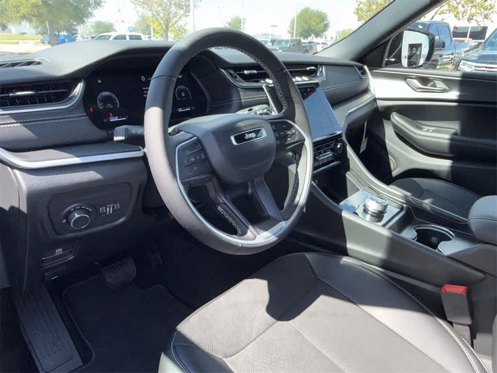 Thumbnail: 2025 Jeep Grand Cherokee L - 2