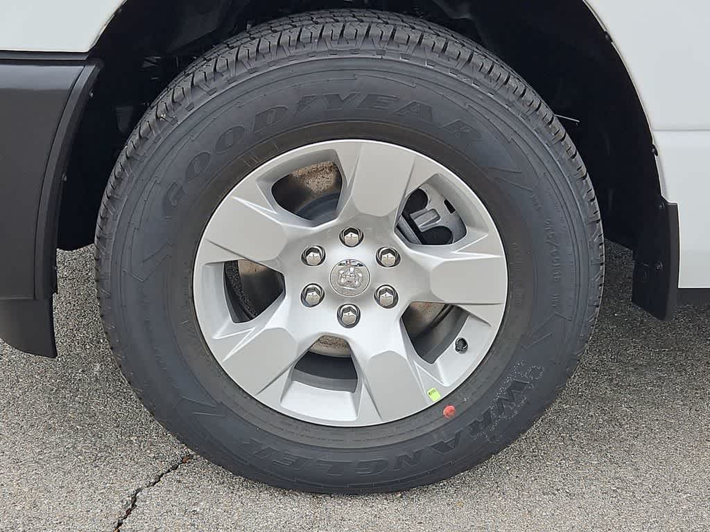 Thumbnail: 2026 RAM 1500 - 14