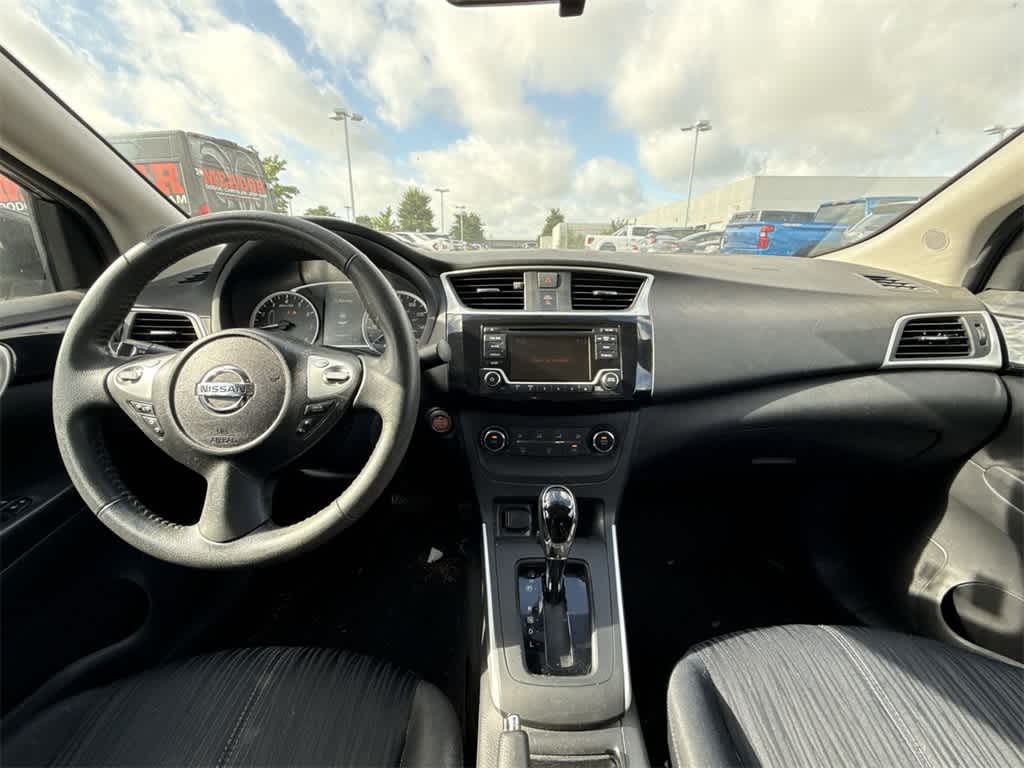 Thumbnail: 2016 Nissan Sentra - 15