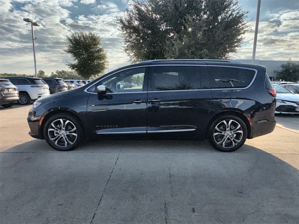 2024 Chrysler Pacifica Pinnacle photo 3
