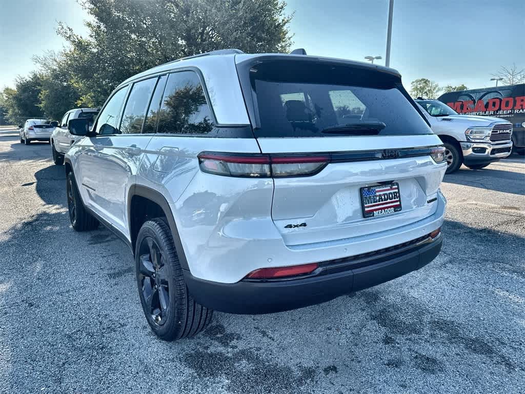 Thumbnail: 2025 Jeep Grand Cherokee - 4