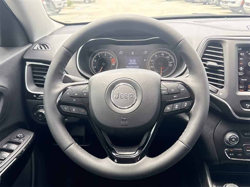 Thumbnail: 2023 Jeep Cherokee - 17