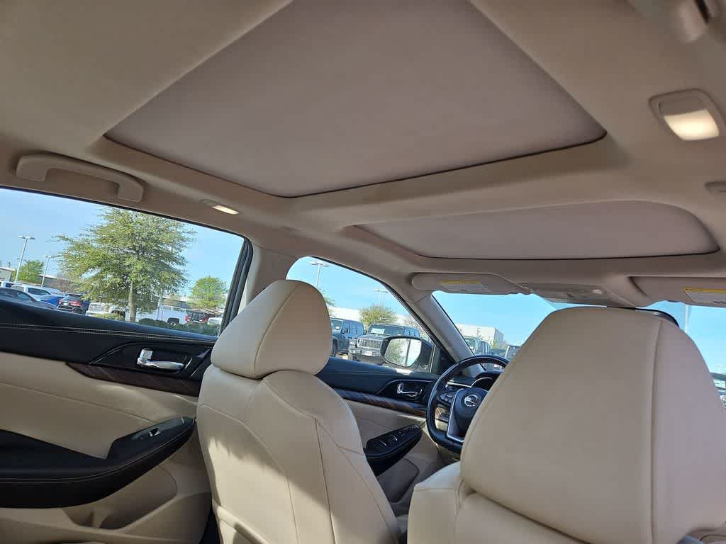 Thumbnail: 2016 Nissan Maxima - 22