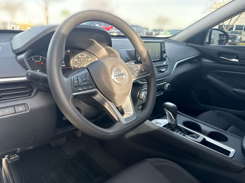 Thumbnail: 2022 Nissan Altima - 2