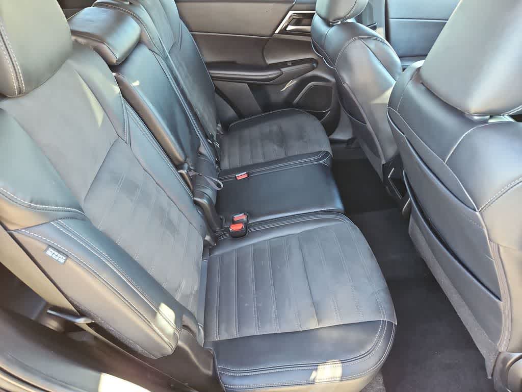 Thumbnail: 2024 Mitsubishi Outlander - 23