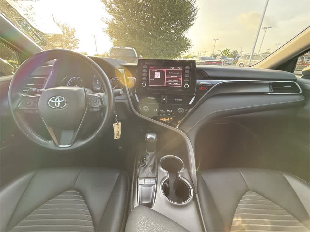 Thumbnail: 2022 Toyota Camry - 13