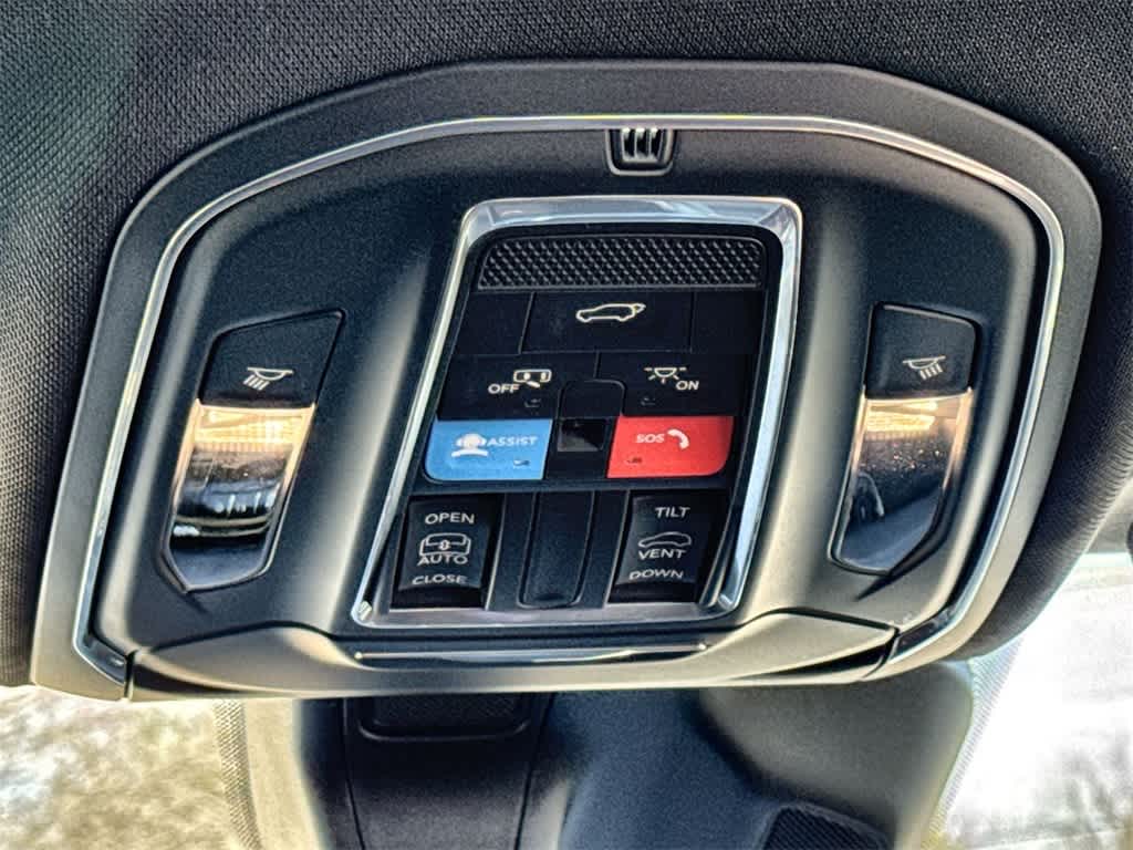 Thumbnail: 2025 Jeep Grand Cherokee L - 21