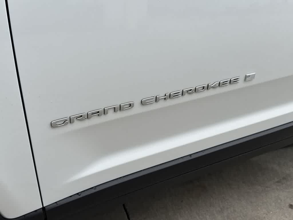 Thumbnail: 2026 Jeep Grand Cherokee - 8