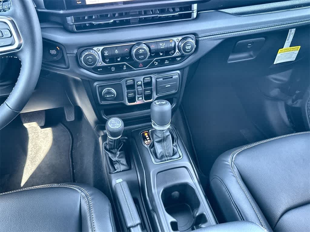 Thumbnail: 2025 Jeep Wrangler - 17