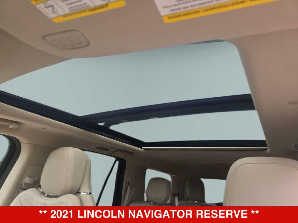 Thumbnail: 2021 Lincoln Navigator - 18