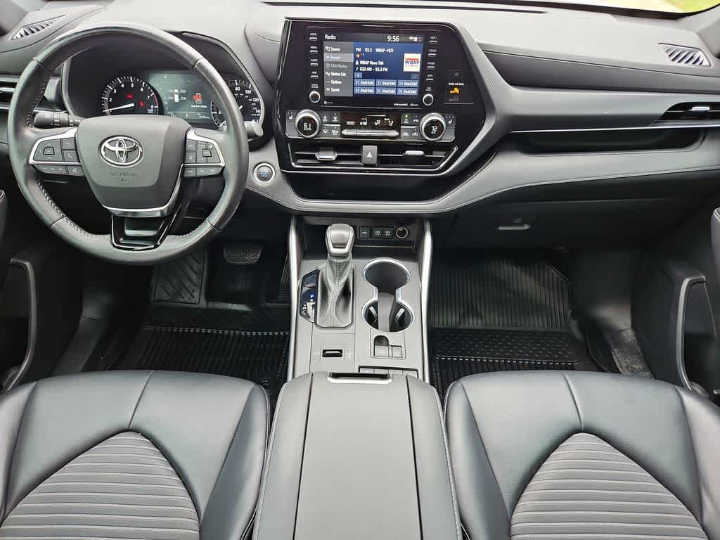 Thumbnail: 2021 Toyota Highlander - 16