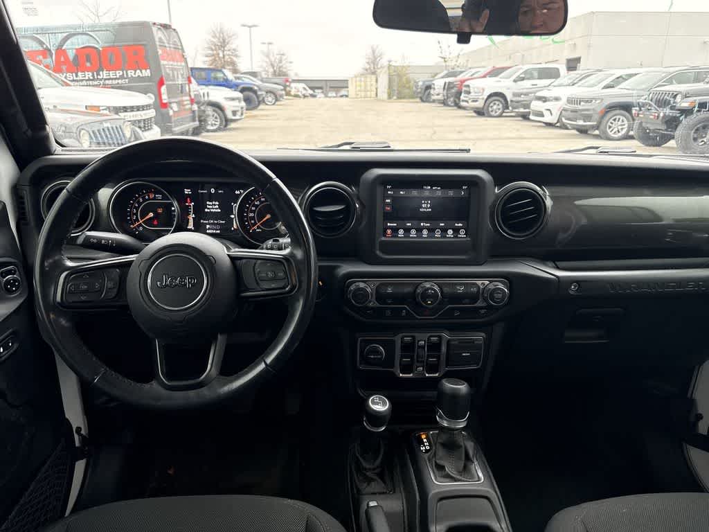 Thumbnail: 2019 Jeep Wrangler - 15