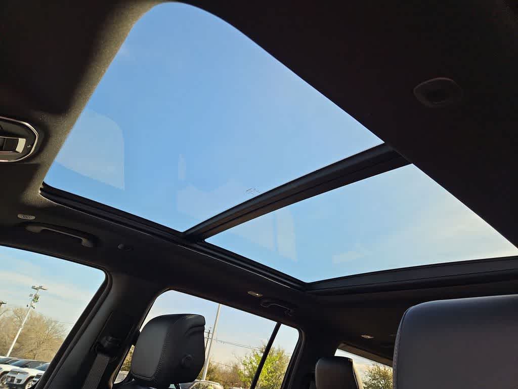 Thumbnail: 2026 Jeep Grand Wagoneer - 19