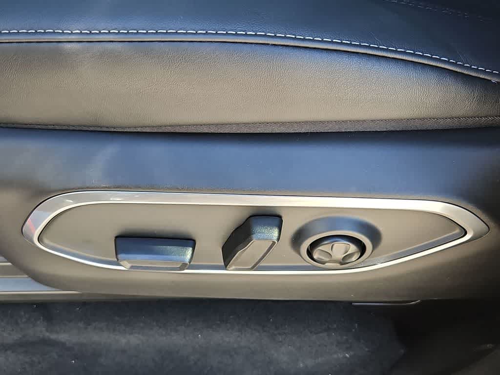 Thumbnail: 2026 Jeep Grand Wagoneer - 17