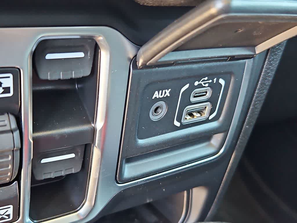Thumbnail: 2025 Jeep Wrangler - 31