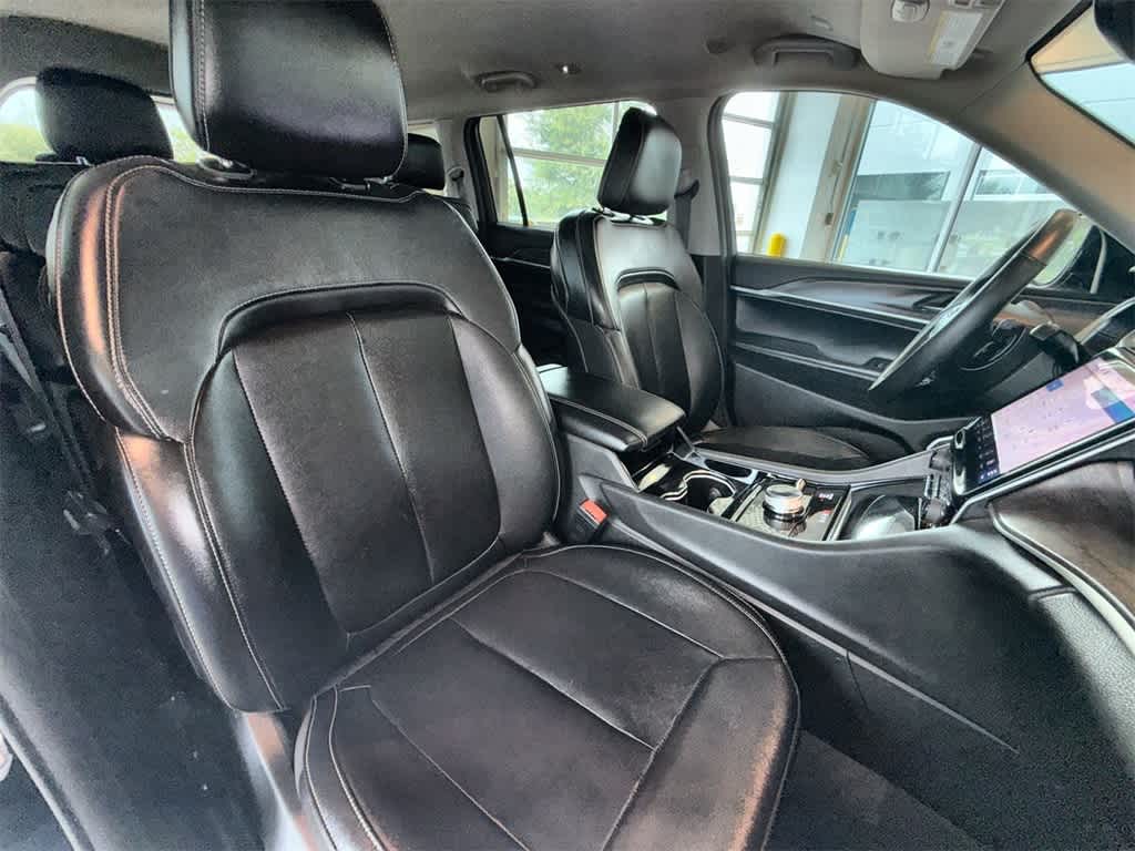 Thumbnail: 2022 Jeep Grand Cherokee - 14