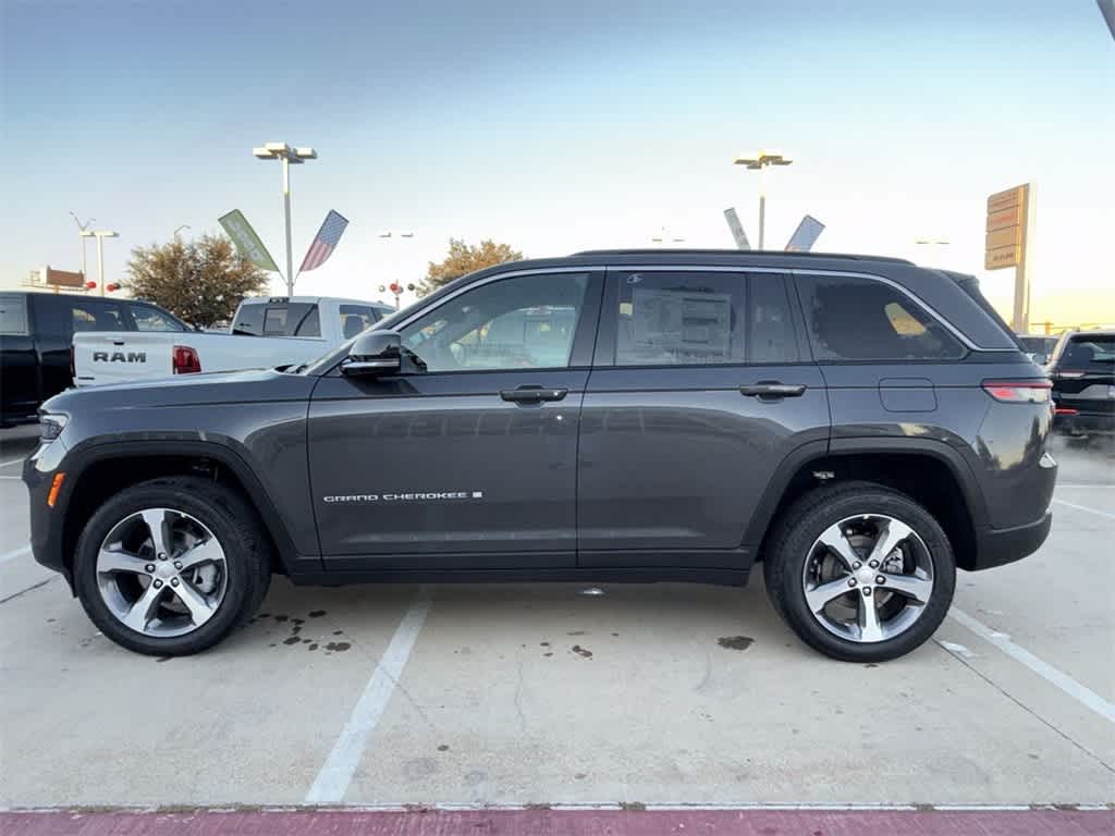 Thumbnail: 2025 Jeep Grand Cherokee - 3