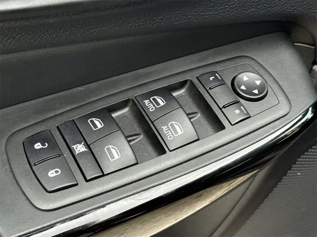 Thumbnail: 2023 Jeep Cherokee - 22