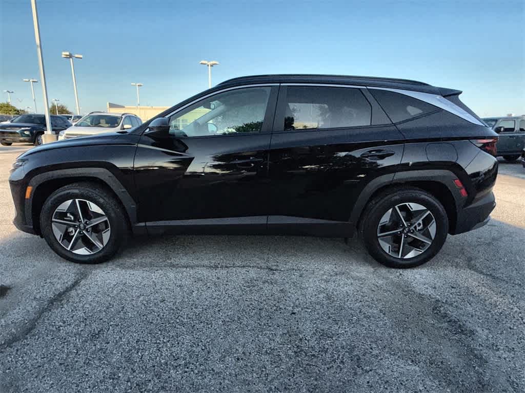 2025 Hyundai Tucson SEL photo 3