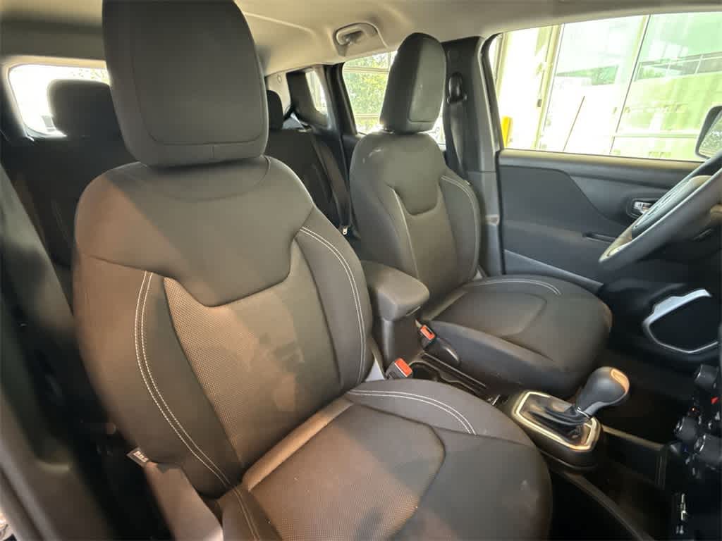 Thumbnail: 2021 Jeep Renegade - 13